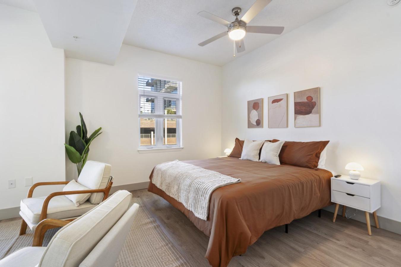 Uptown Luxury - Floor King Suite, Free Parking