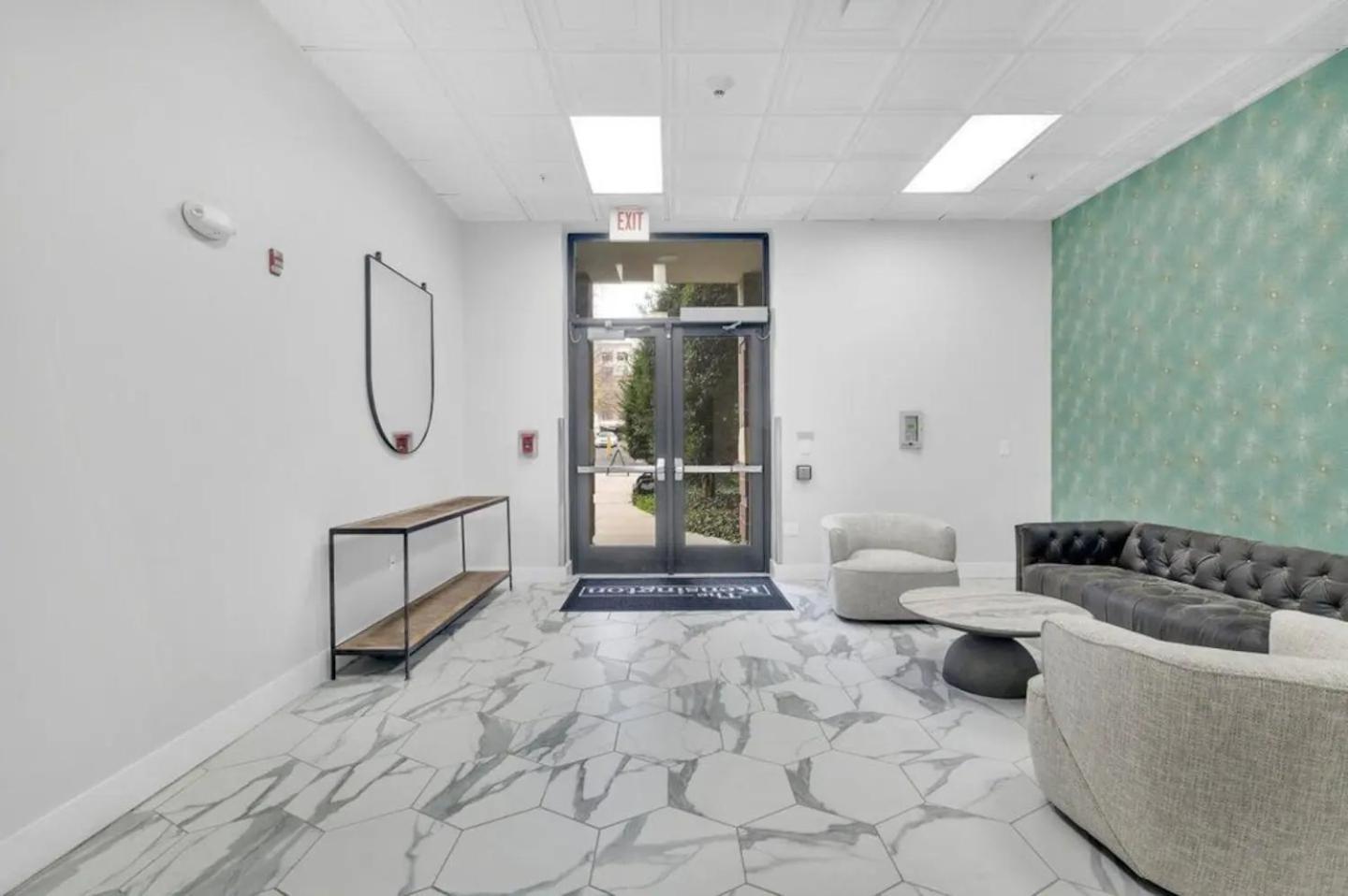 The Panther - Luxury 3br - Free Parking - Views - Stadium - Gym Apartment