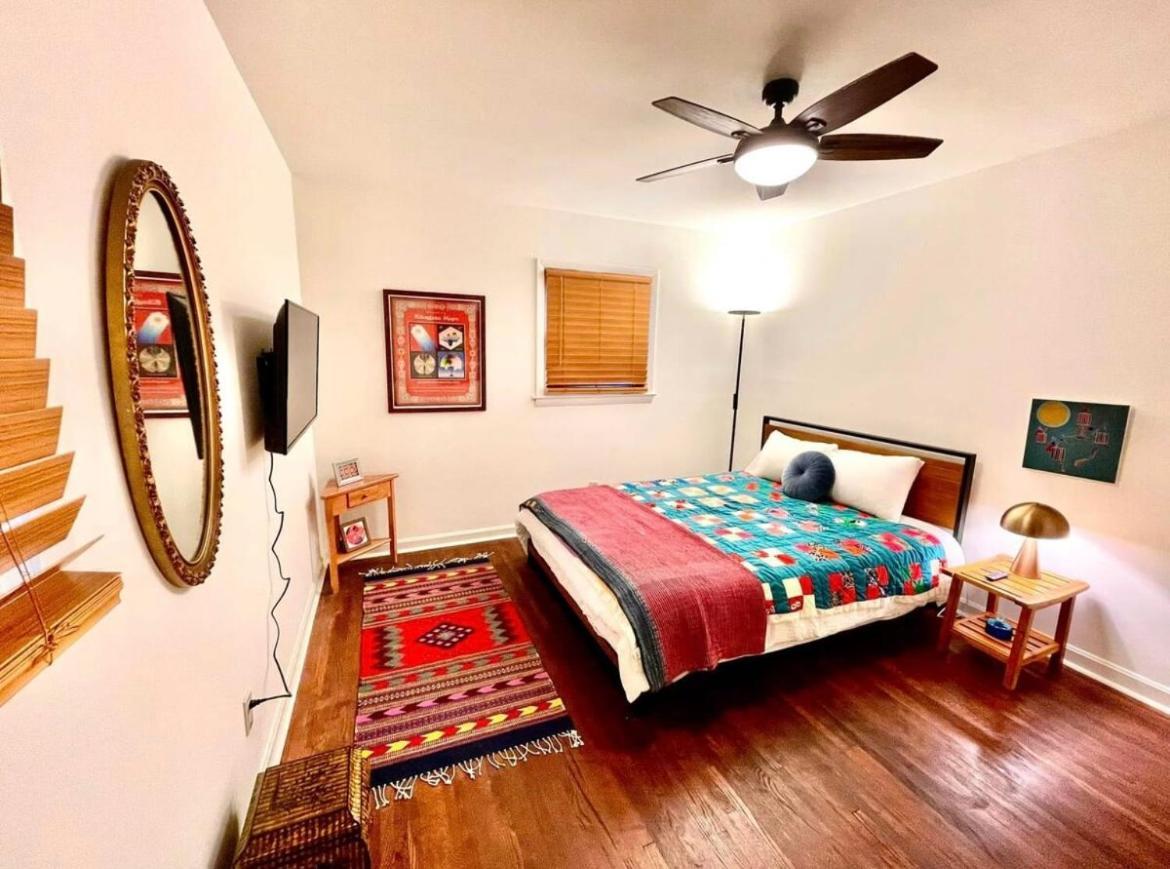 Trendy Bohemian Bungalow, Close To Uptown, Plaza & Noda *