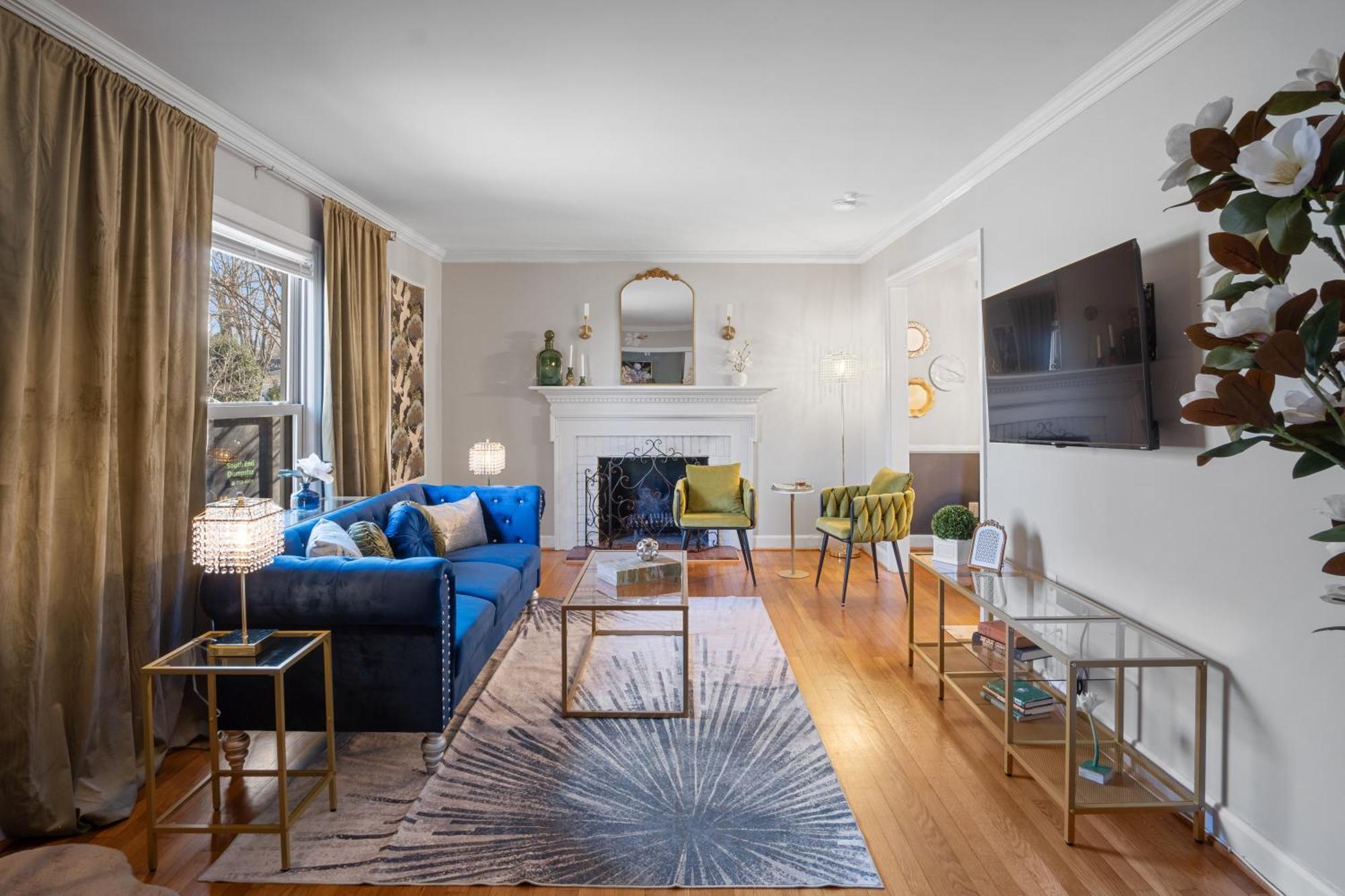 Elegant 4bd Retreat - Backyard Bbq & Theater *