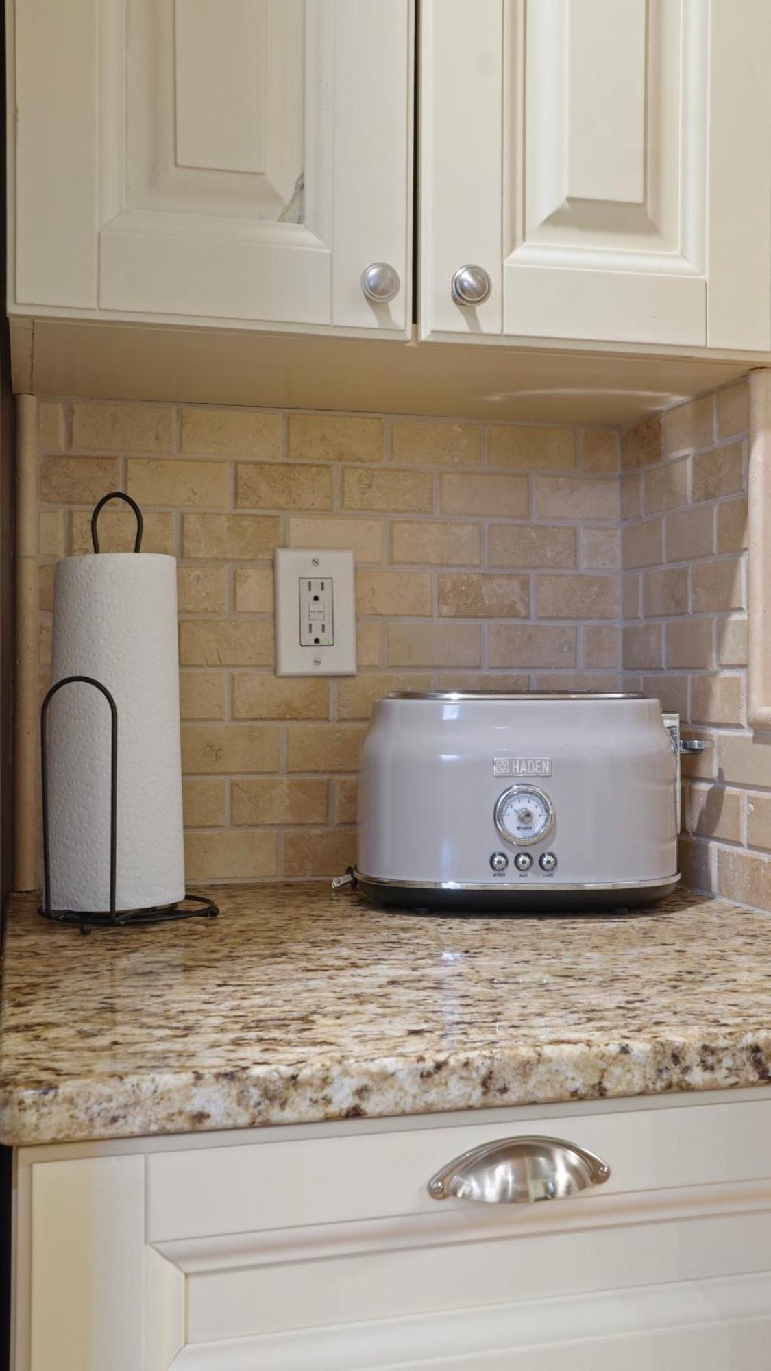 Elegant 4bd Retreat - Backyard Bbq & Theater