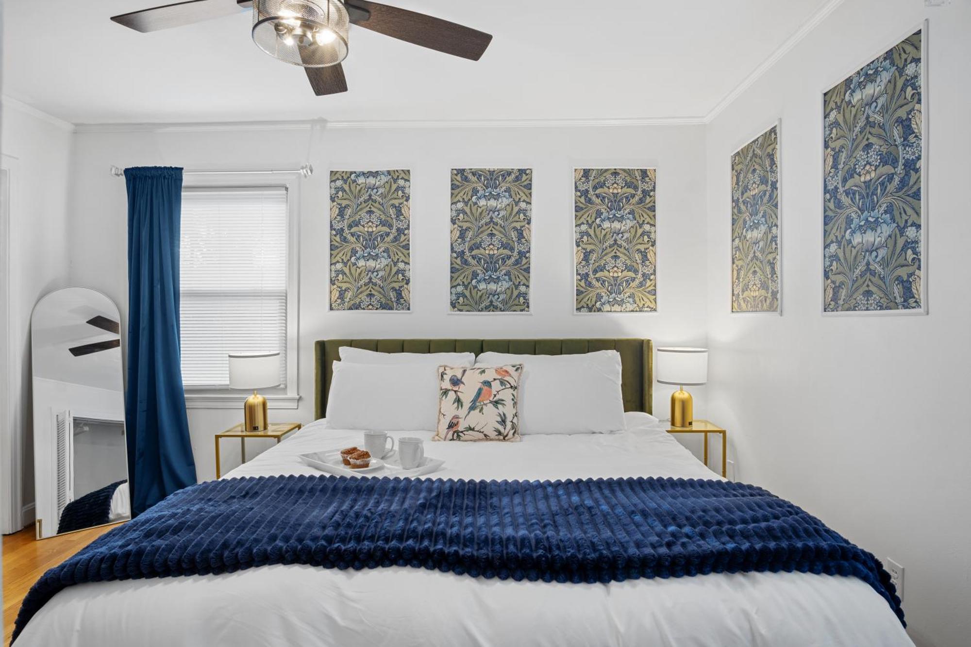 Holiday home Elegant 4bd Retreat - Backyard Bbq & Theater *