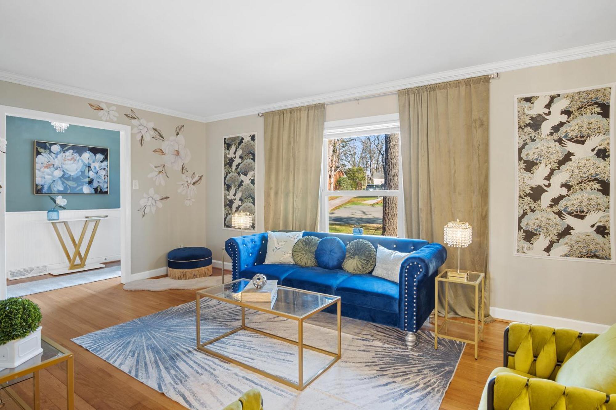 Elegant 4bd Retreat - Backyard Bbq & Theater * Charlotte