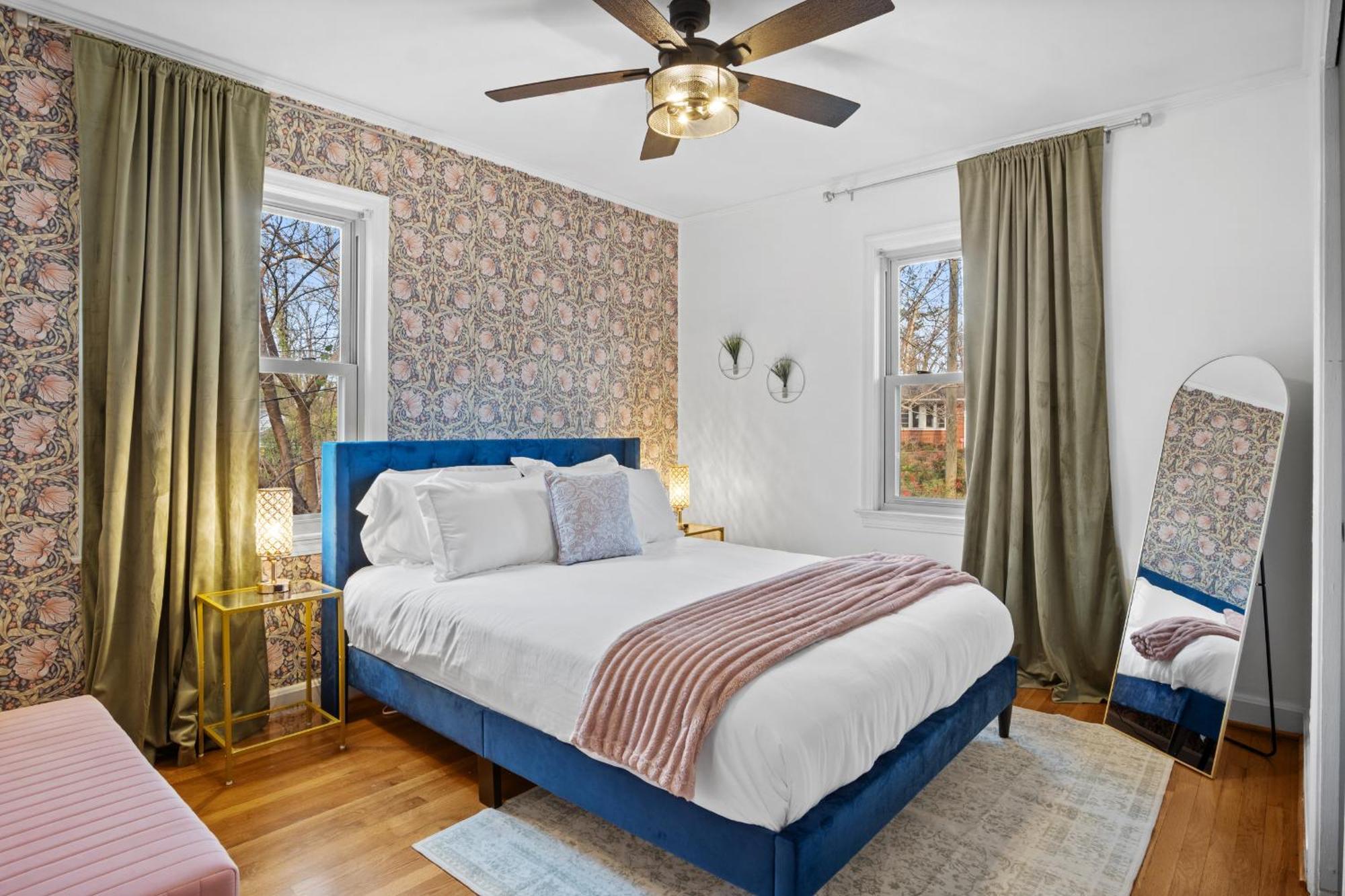 Elegant 4bd Retreat - Backyard Bbq & Theater