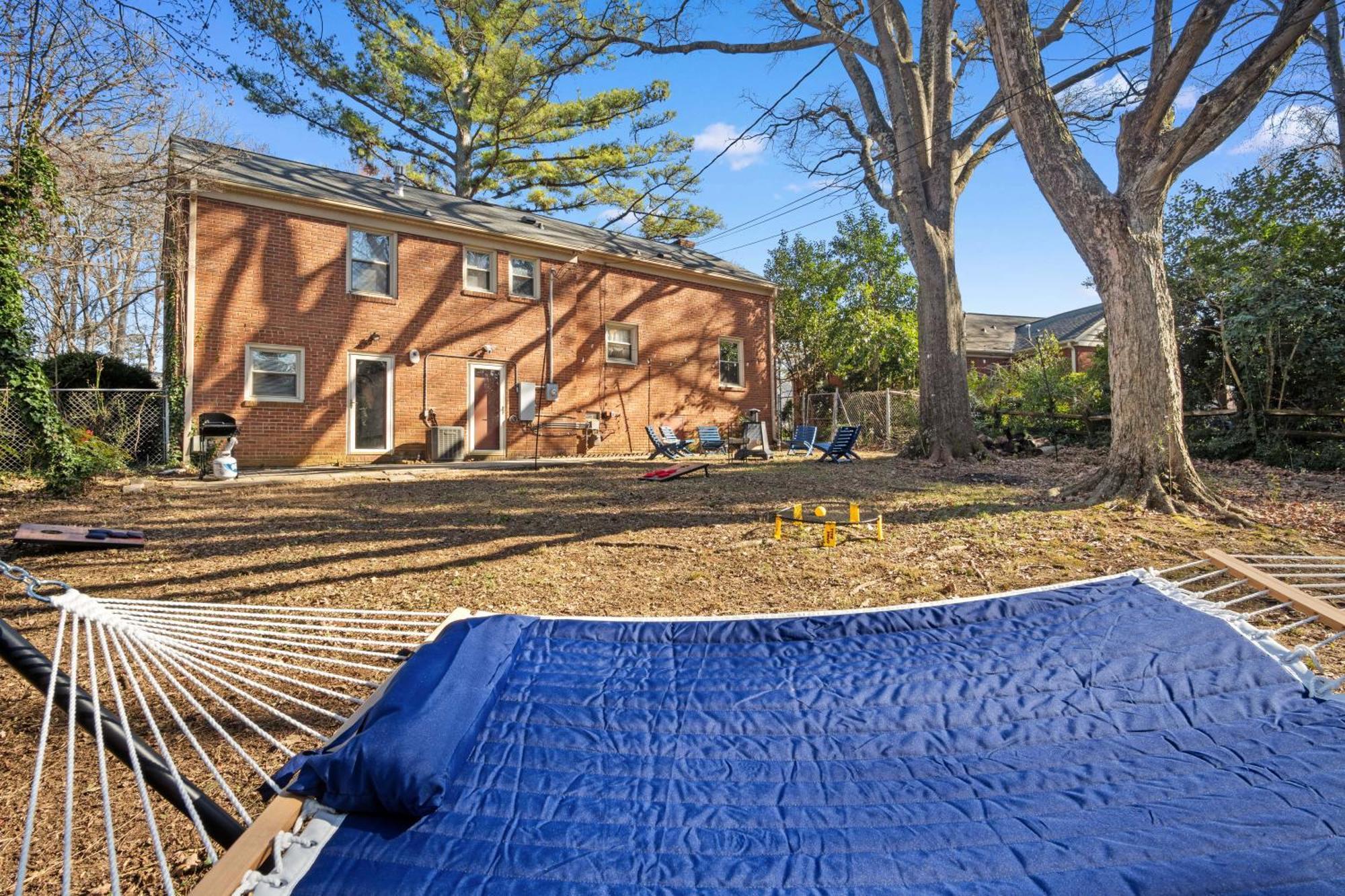 Elegant 4bd Retreat - Backyard Bbq & Theater *