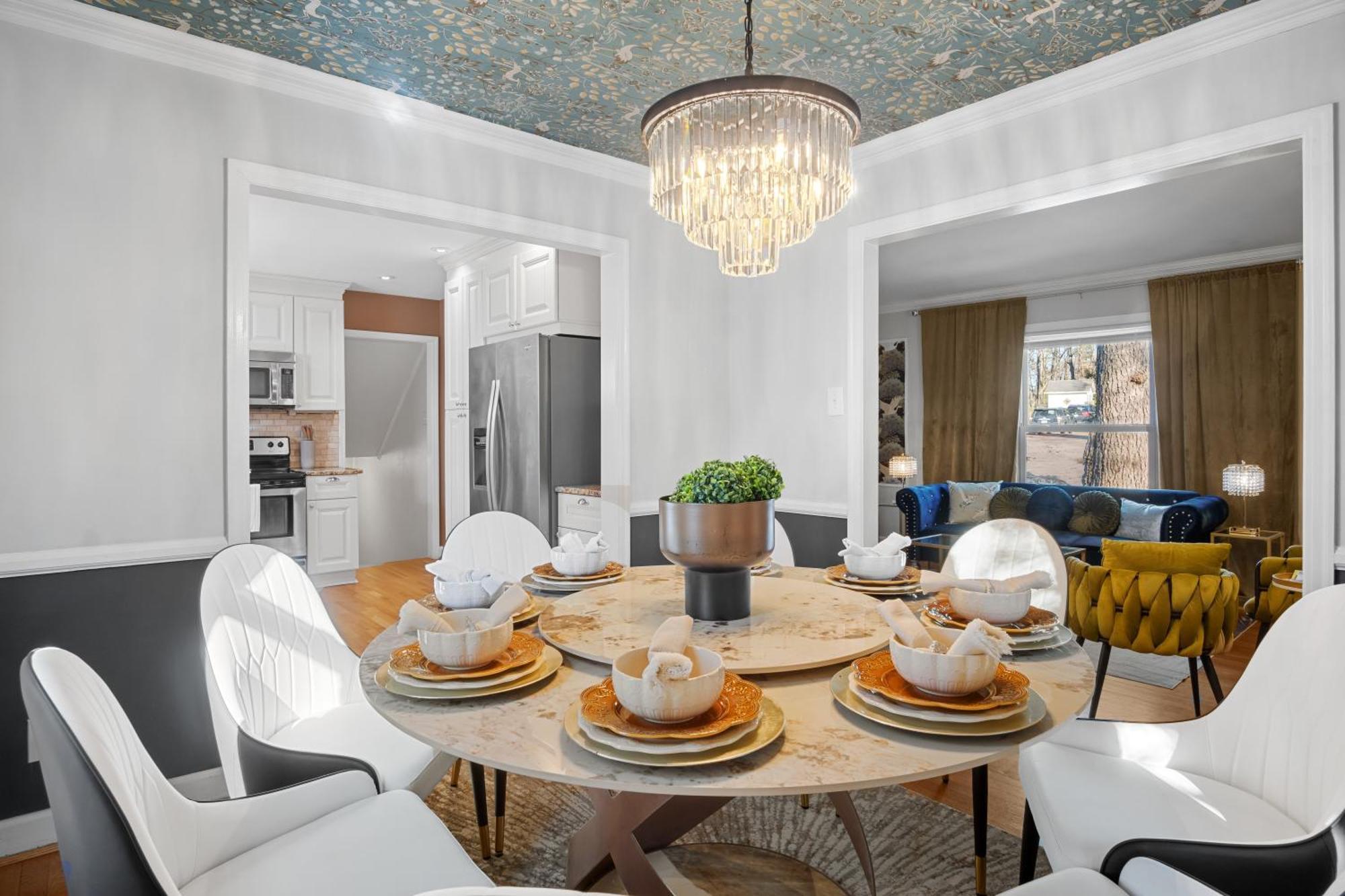 Elegant 4bd Retreat - Backyard Bbq & Theater Holiday home