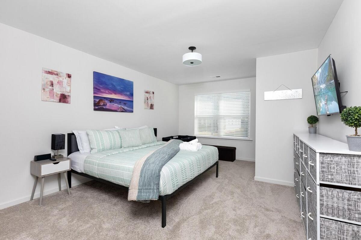 Perfect Getaway Prime Location Game And Hottub Holiday home Charlotte