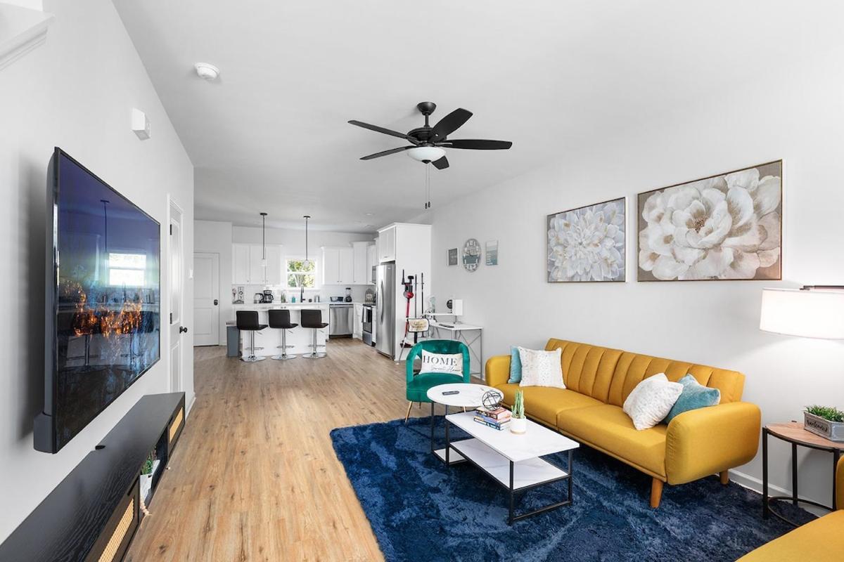 Perfect Getaway Prime Location Game And Hottub * Charlotte