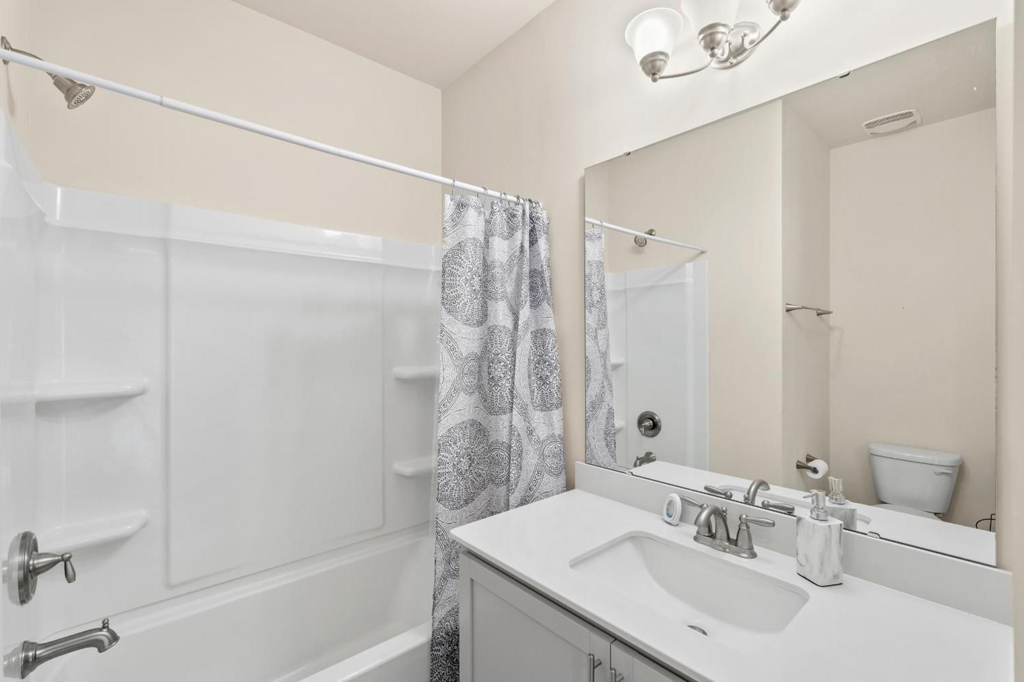 Holiday home Private Haven In Charlotte, 5mins Uptown, Fast Wi-fi *