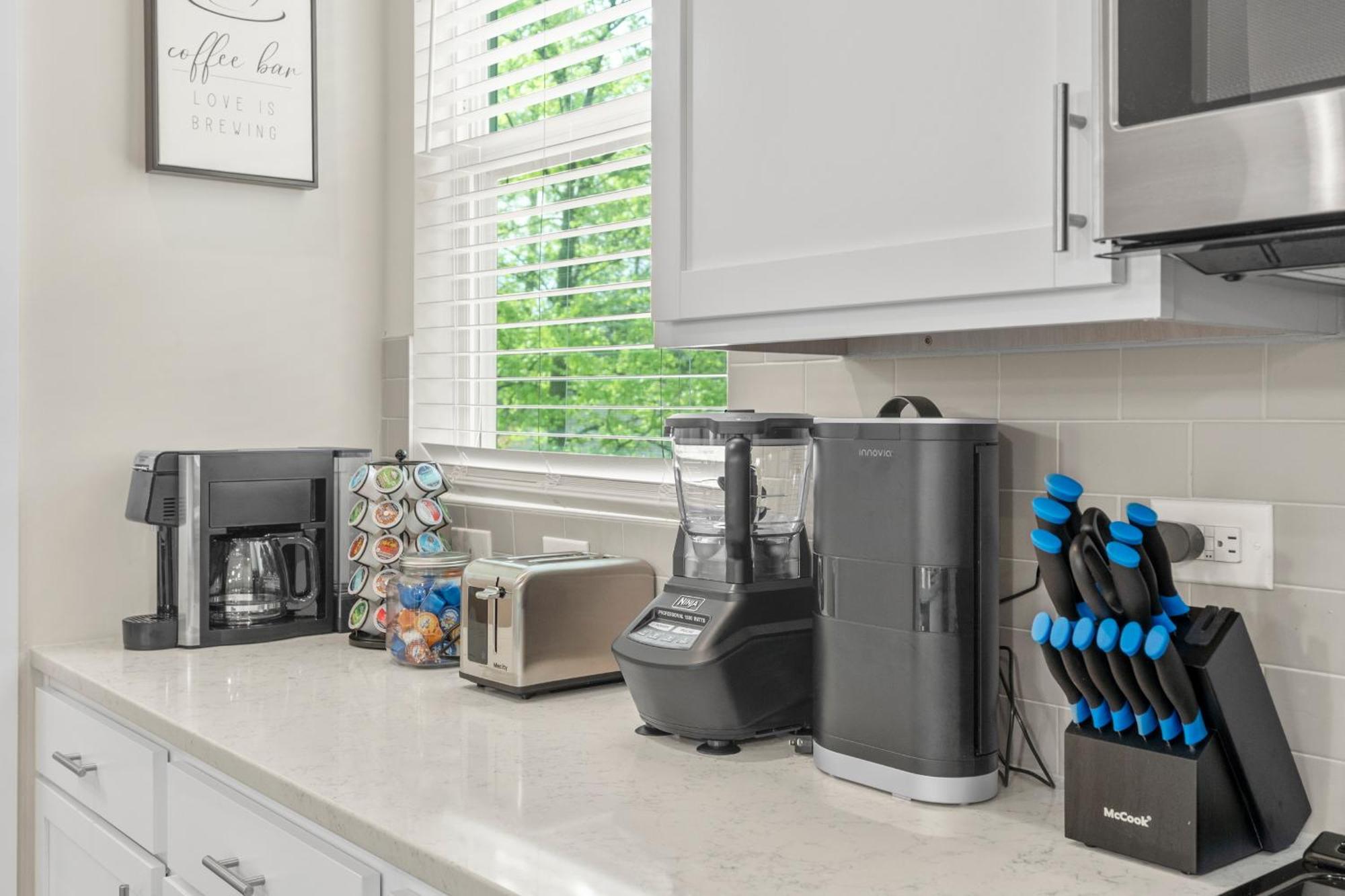 Private Haven In Charlotte, 5mins Uptown, Fast Wi-fi Holiday home