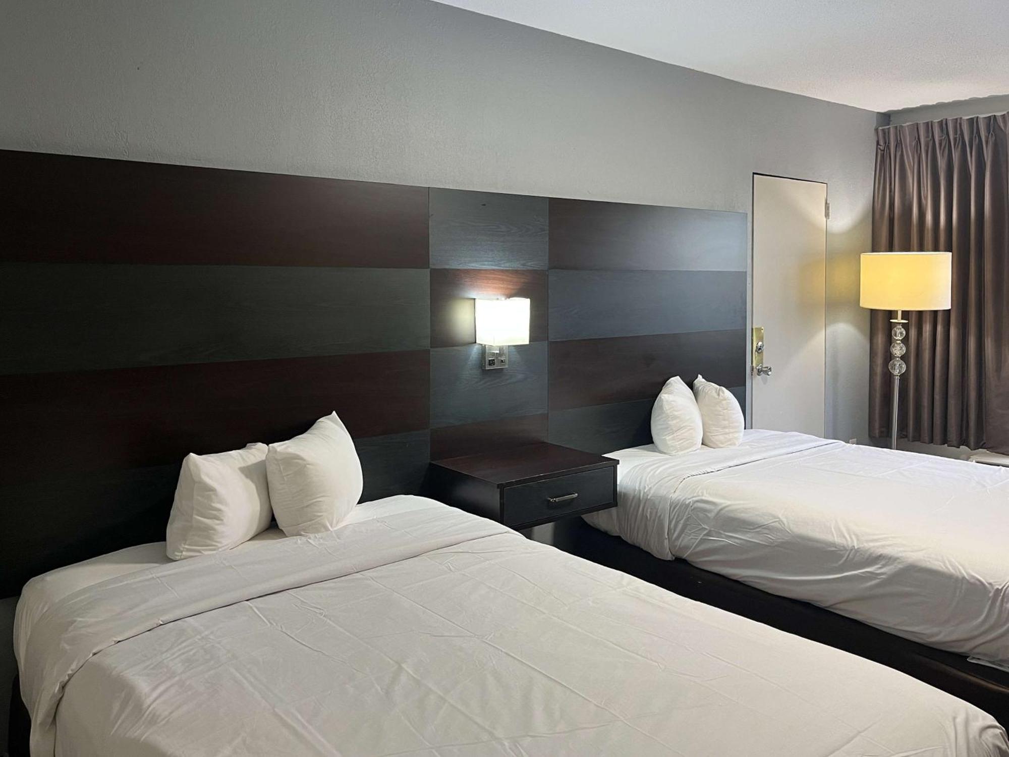 6 Charlotte, Nc - Airport South