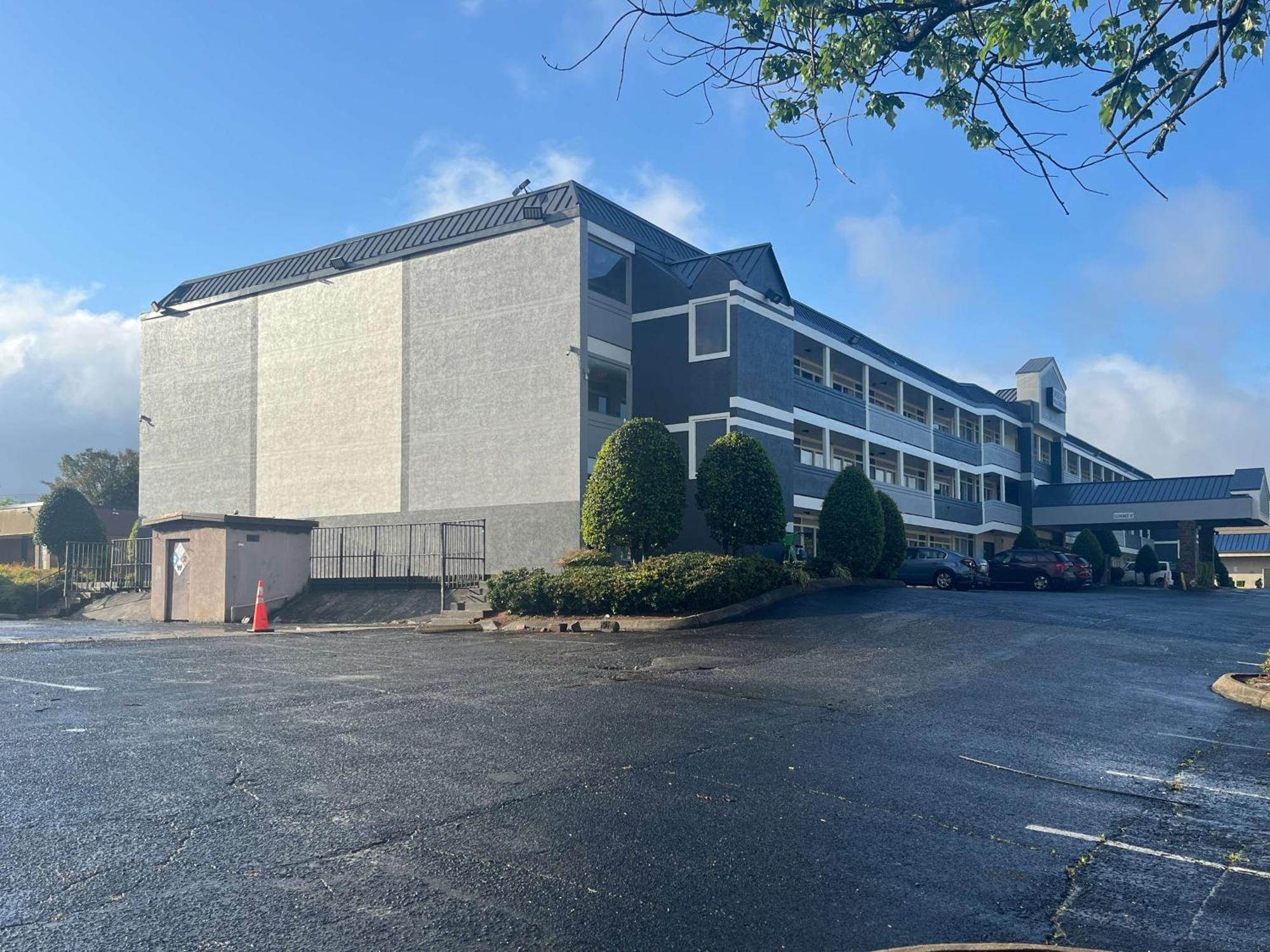 6 Charlotte, Nc - Airport South Hotel 2*