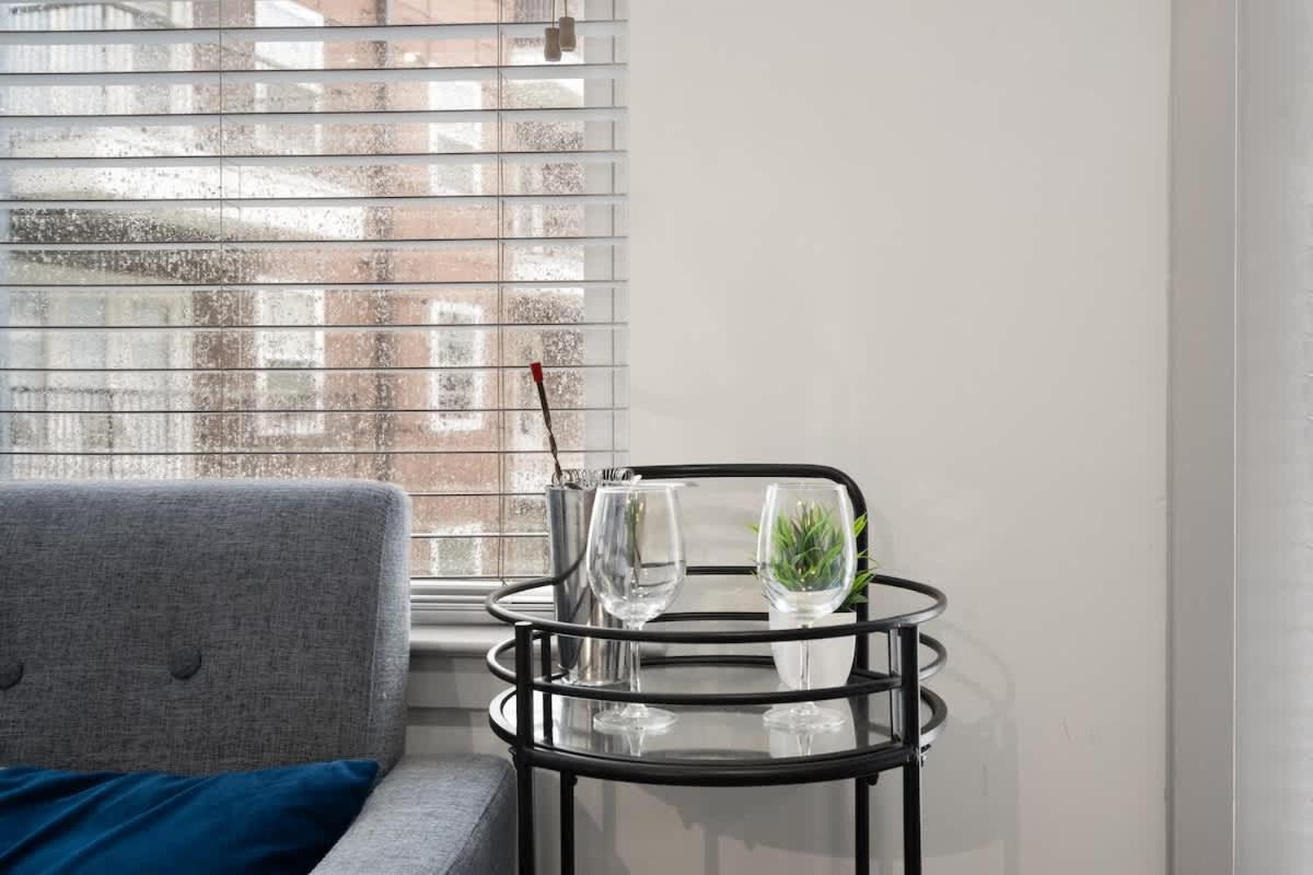 Apartment Luxurious 1 King Bed In Uptown *