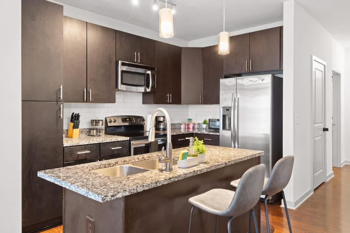 Apartment Luxurious 1 King Bed In Uptown