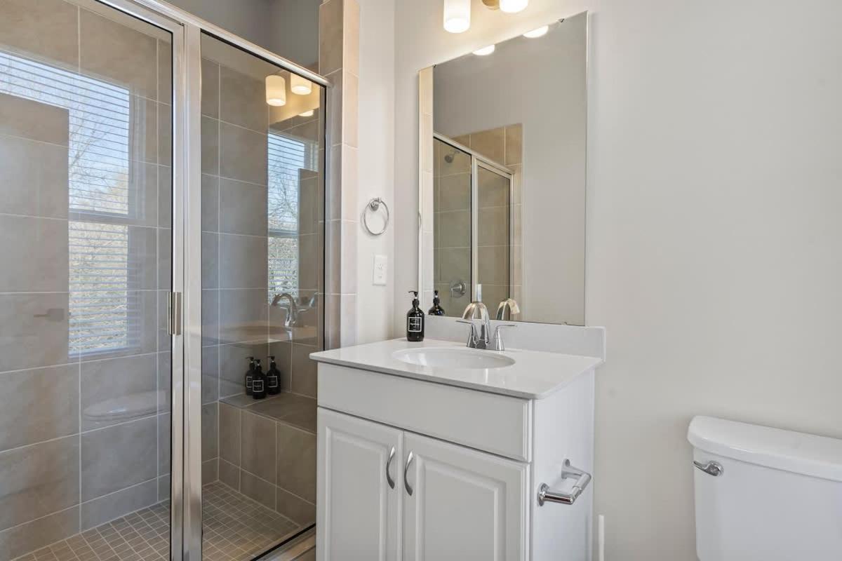 Holiday home Luxurious King 3br Townhouse In Uptown Clt! *
