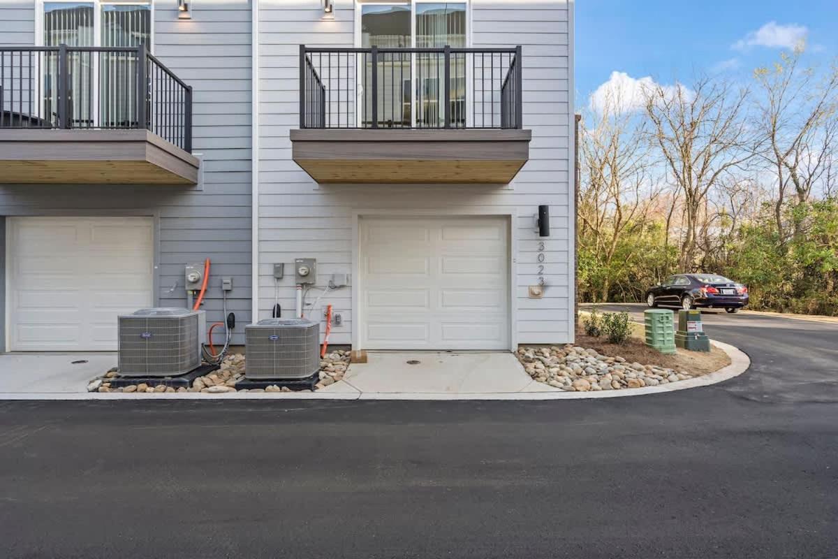Holiday home Luxurious King 3br Townhouse In Uptown Clt!