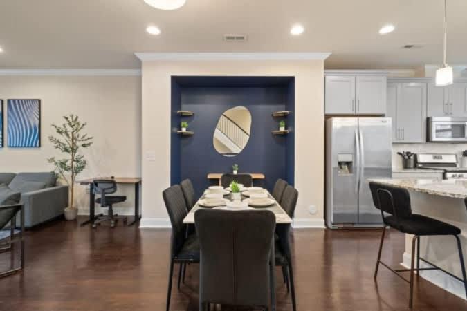 Luxurious King 3br Townhouse In Uptown Charlotte! * Charlotte