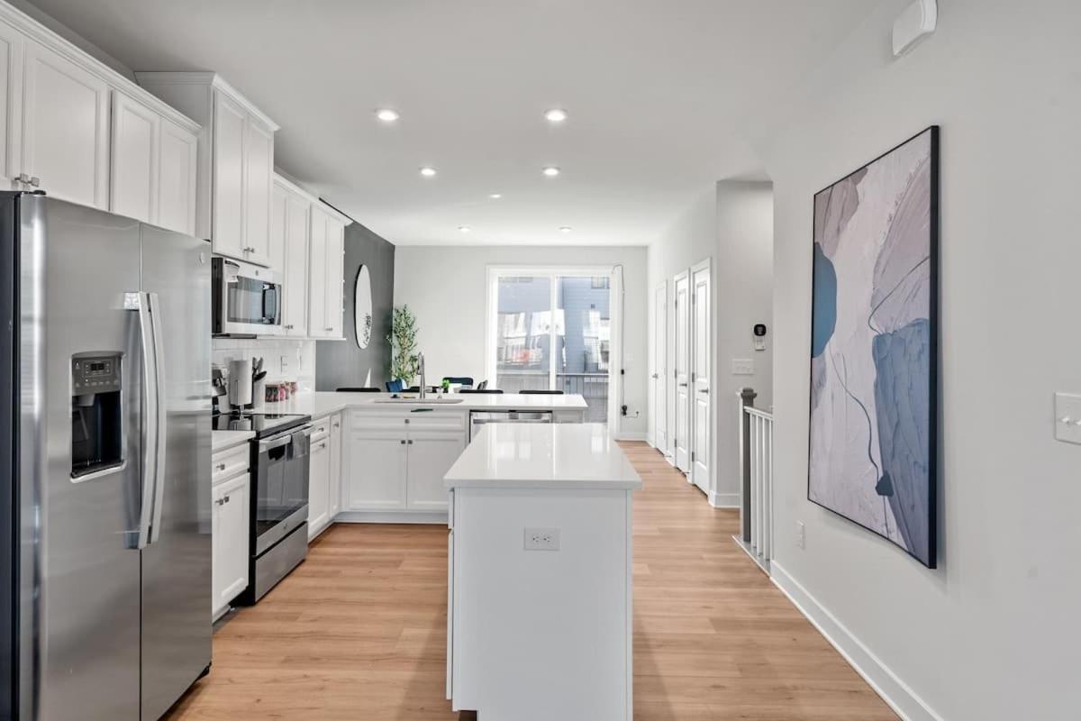 Luxurious King 3br Townhouse In Uptown Charlotte! Holiday home