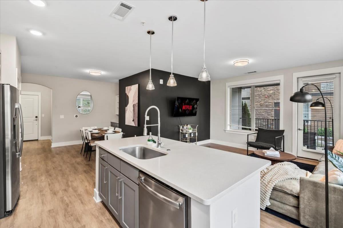 Apartment Luxurious King 3br In Waverly Charlotte! *
