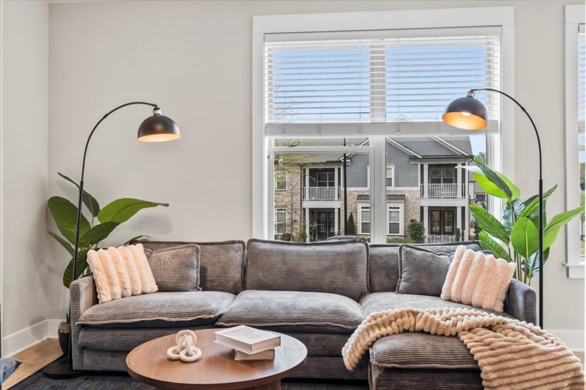Luxurious King 3br In Waverly Charlotte! *
