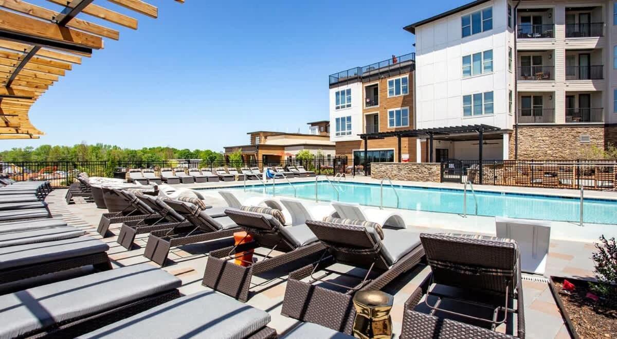 Luxurious King 2br In Waverly Charlotte! * Charlotte