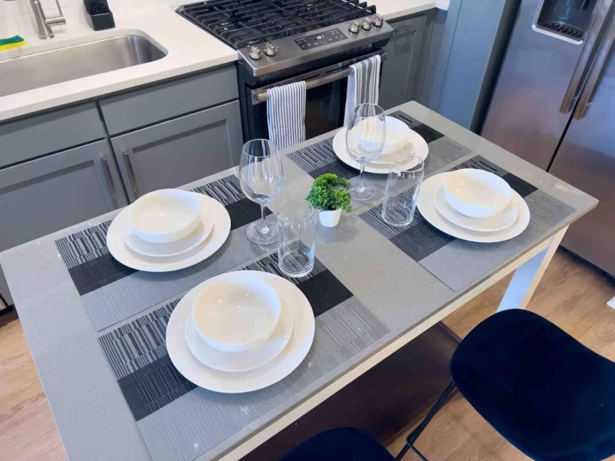 Luxurious 1br In Waverly Charlotte!