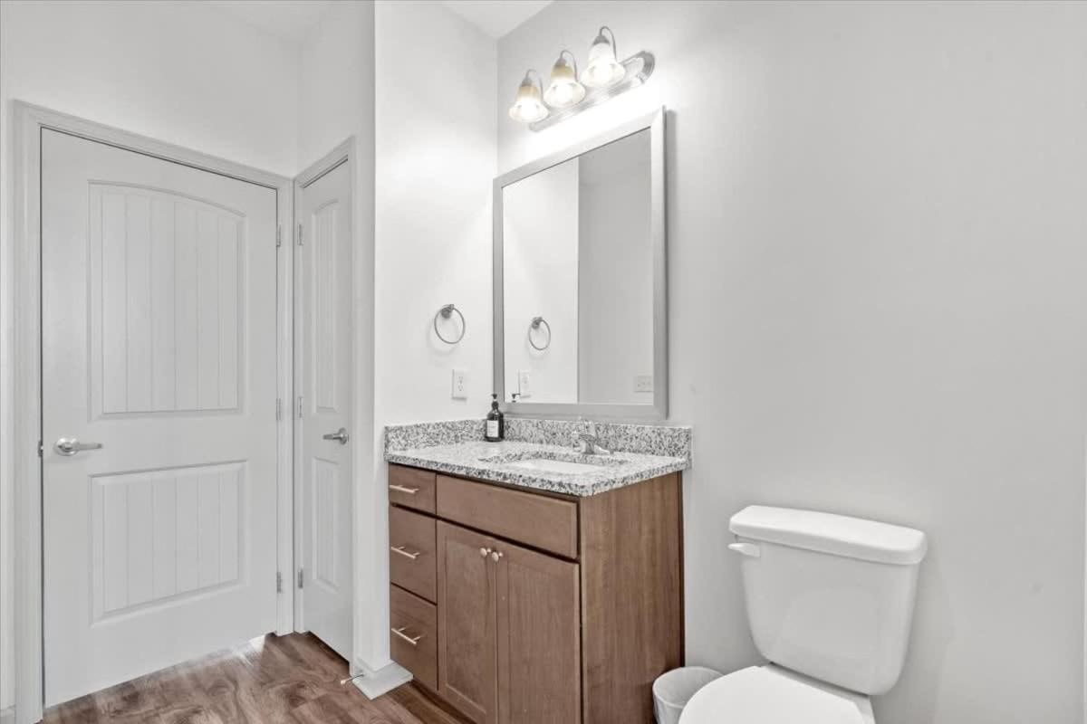 Apartment Upscale 2br King Mins To Uptown