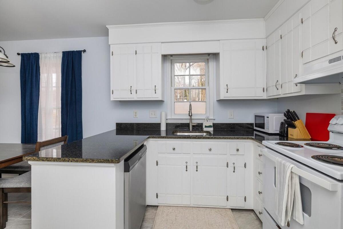New! Special Rate For First Bookings! 2 Bedroom * Charlotte