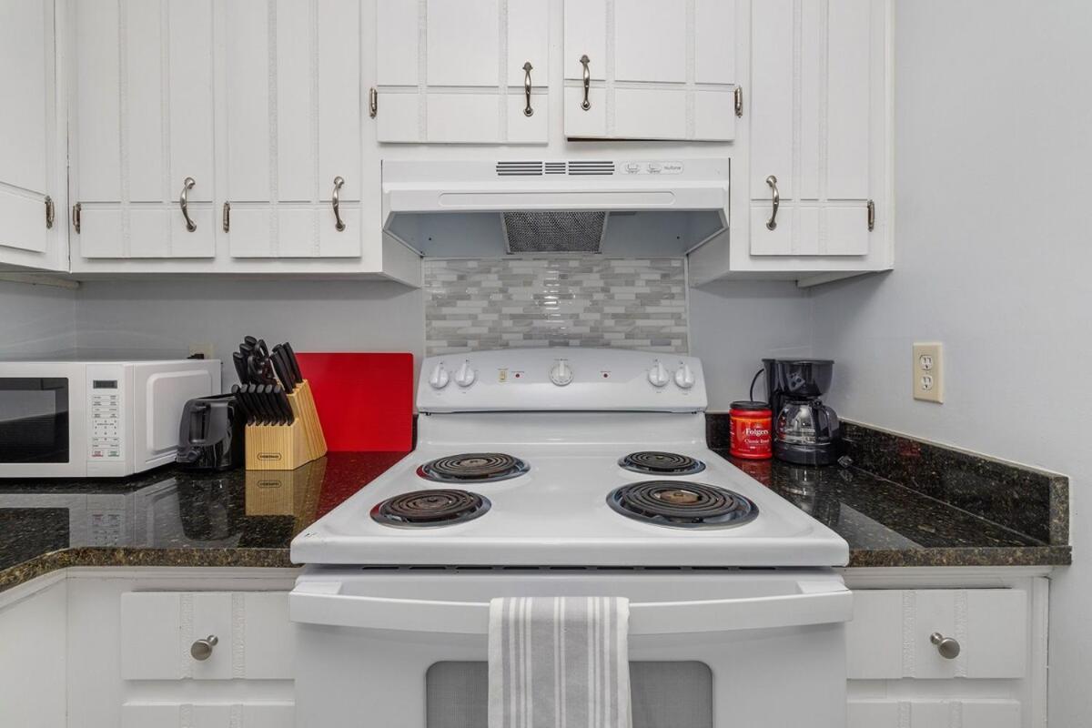 New! Special Rate For First Bookings! 2 Bedroom Charlotte
