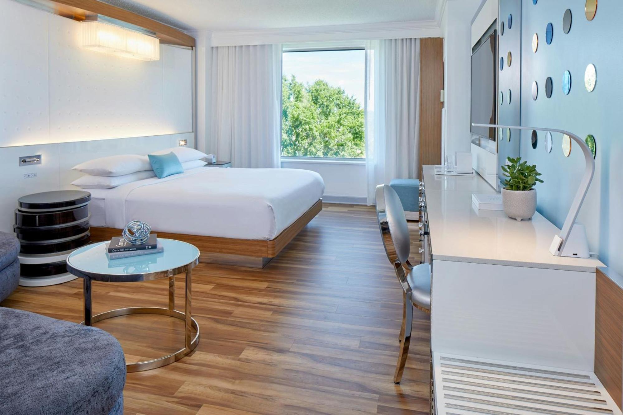 Hotel Renaissance Southpark 4*