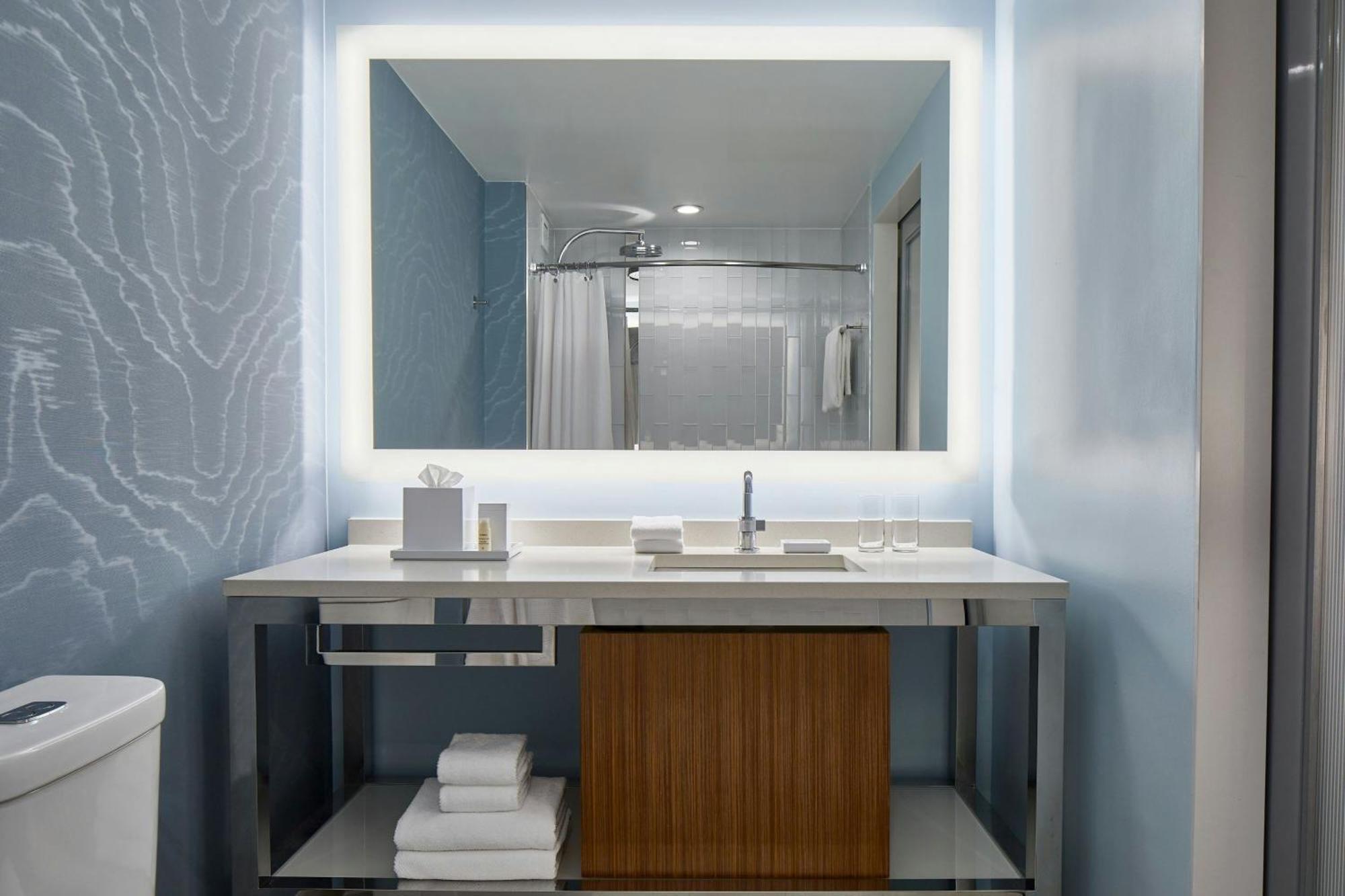 Renaissance Southpark Hotel 4*