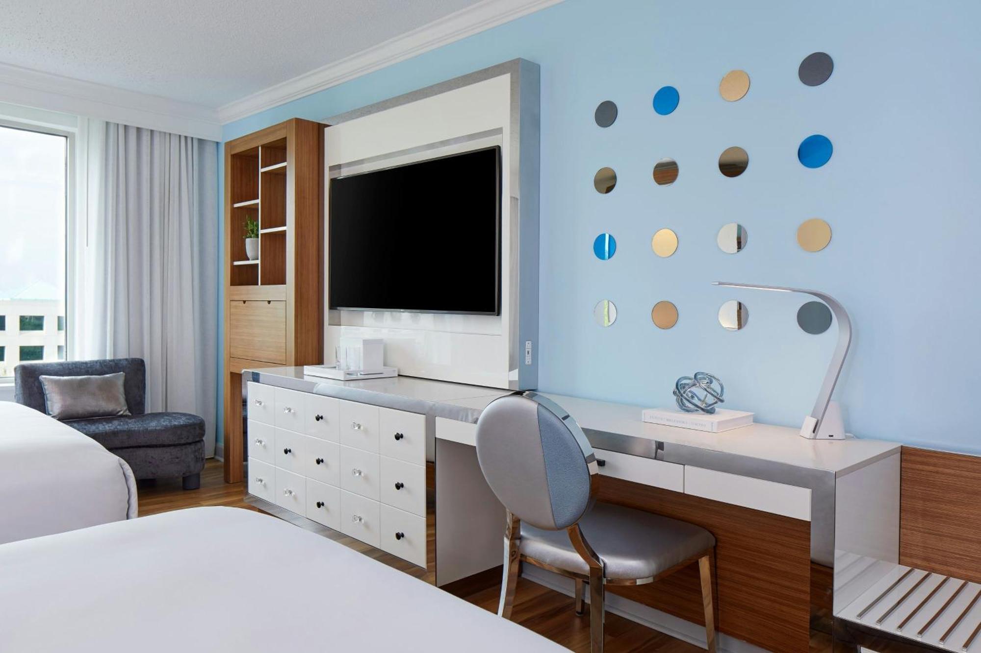 Renaissance Southpark Hotel