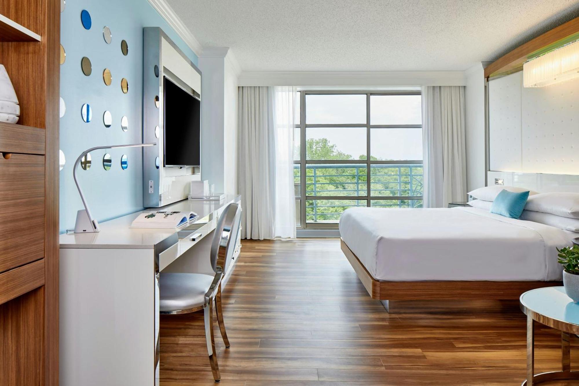 Hotel Renaissance Southpark 4*