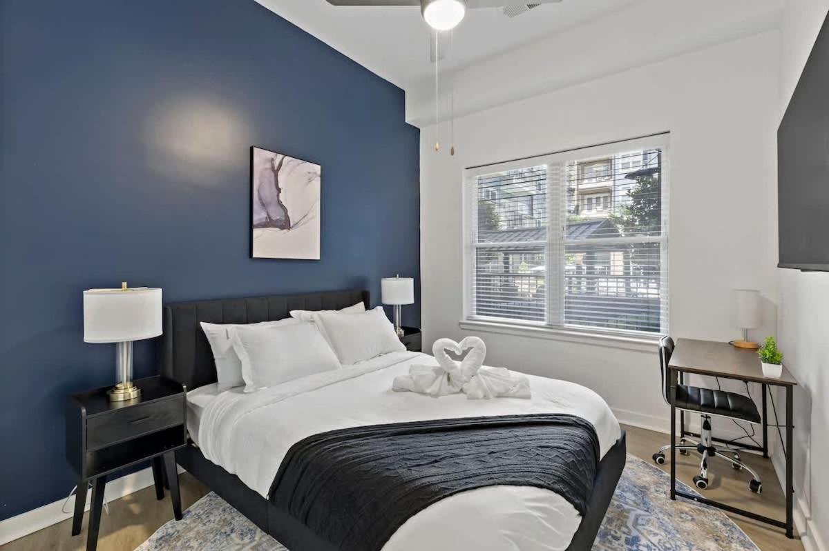 Spacious 2bd - 5 Min Dt, Gym, Parking, W-d - Sleep 12 * Charlotte