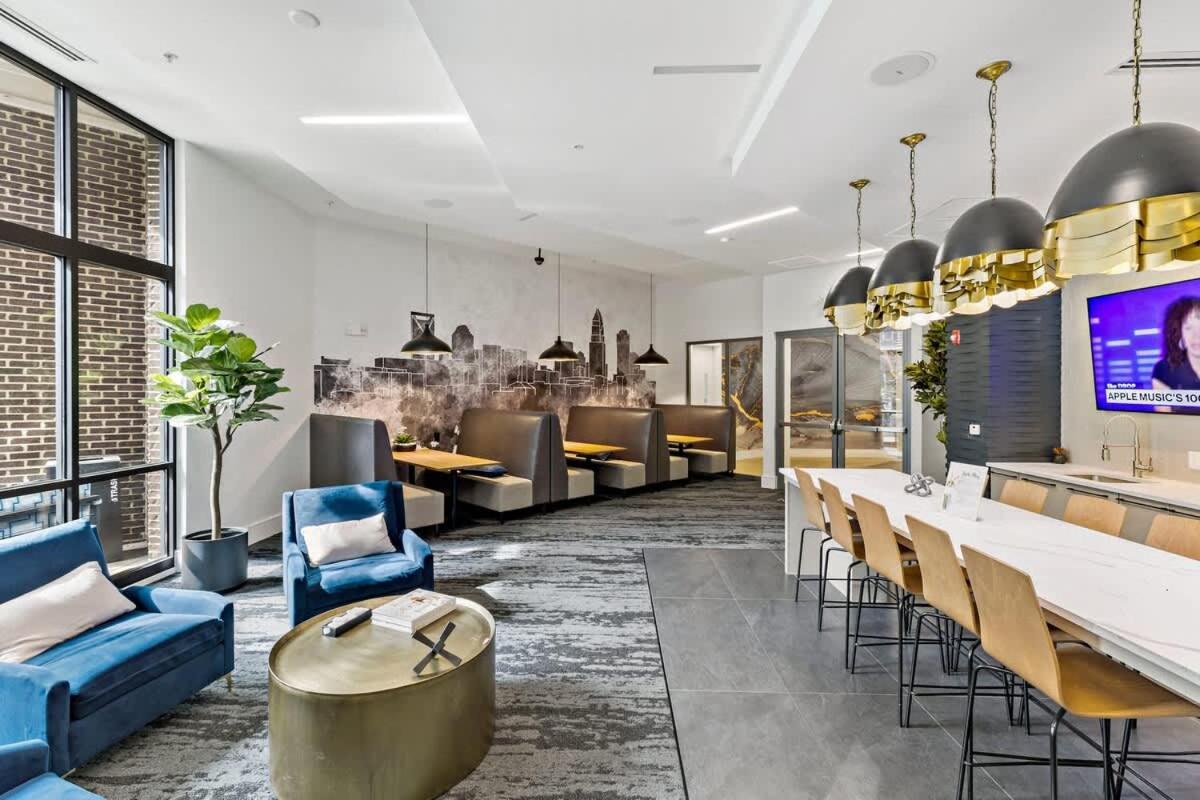 Chic - 5 Min Dt, Gym, Parking, W-d - Sleeps 6 *