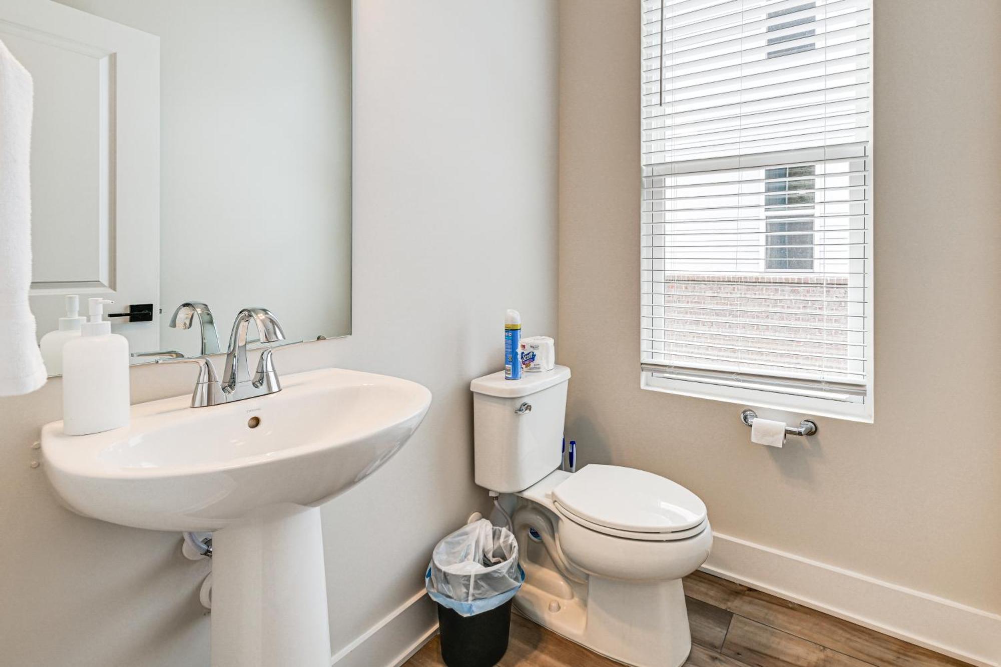 Holiday home 2 Mi To Uptown Townhome With Balconies! Charlotte