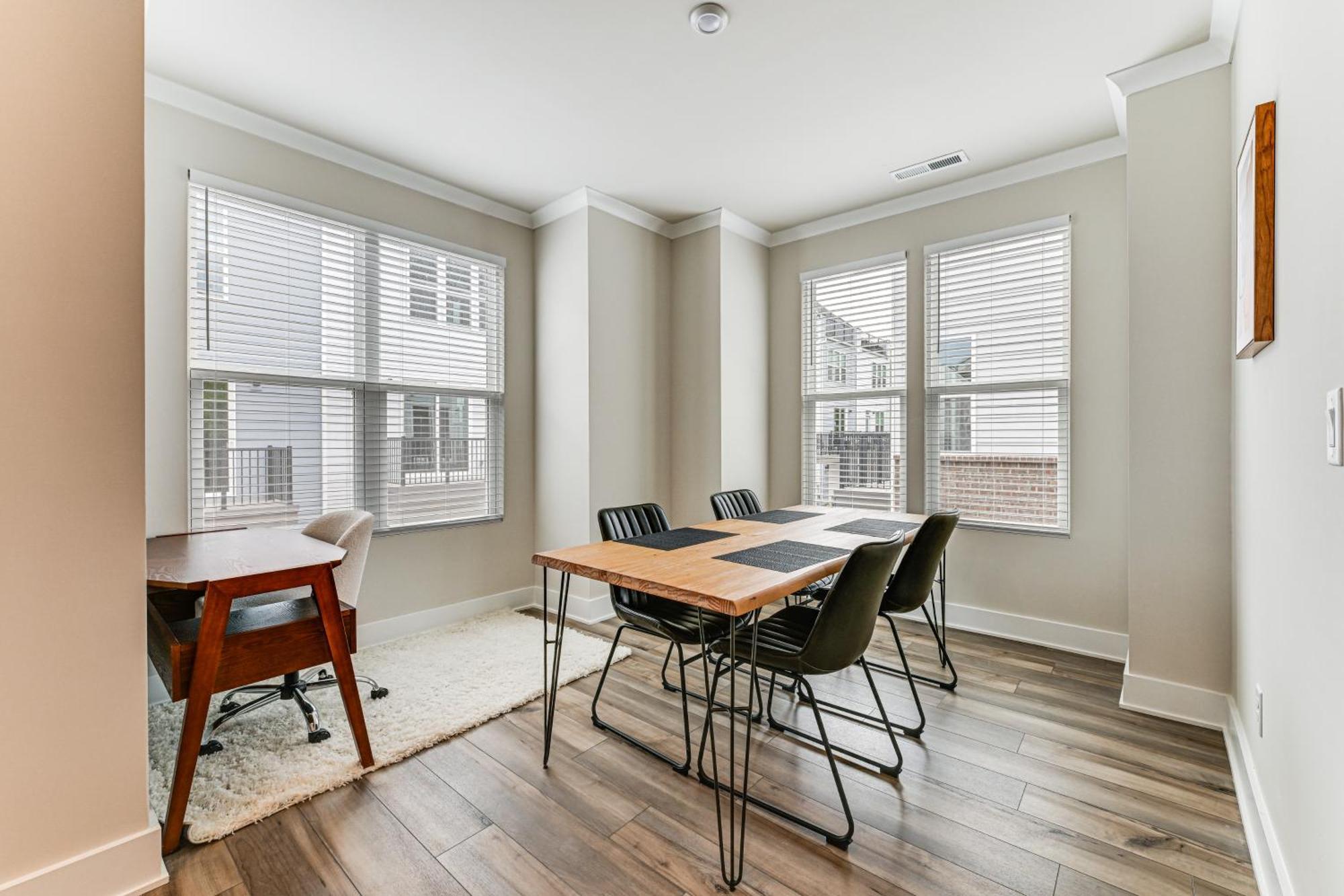 2 Mi To Uptown Townhome With Balconies! * Charlotte