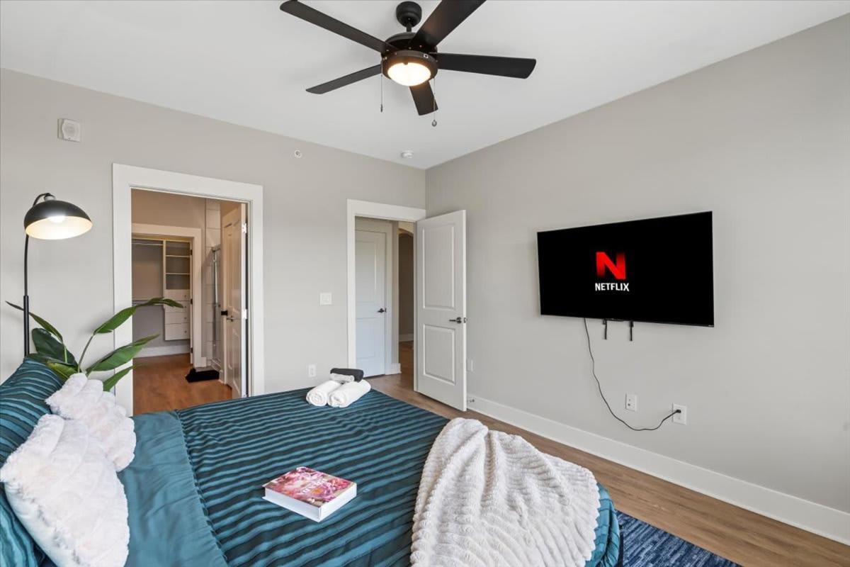 Luxurious King 3br In Waverly Charlotte! *