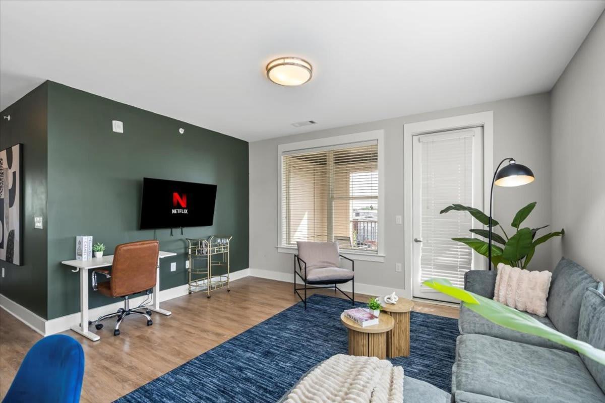 Luxurious King 3br In Waverly Charlotte! Apartment *
