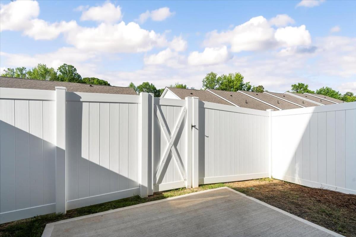 Luxe King 3br Townhouse Mins To Uptown Holiday home *