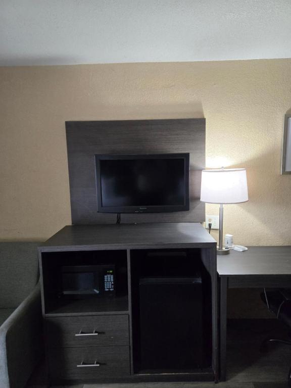 Days By Wyndham Northlake Motel 2*