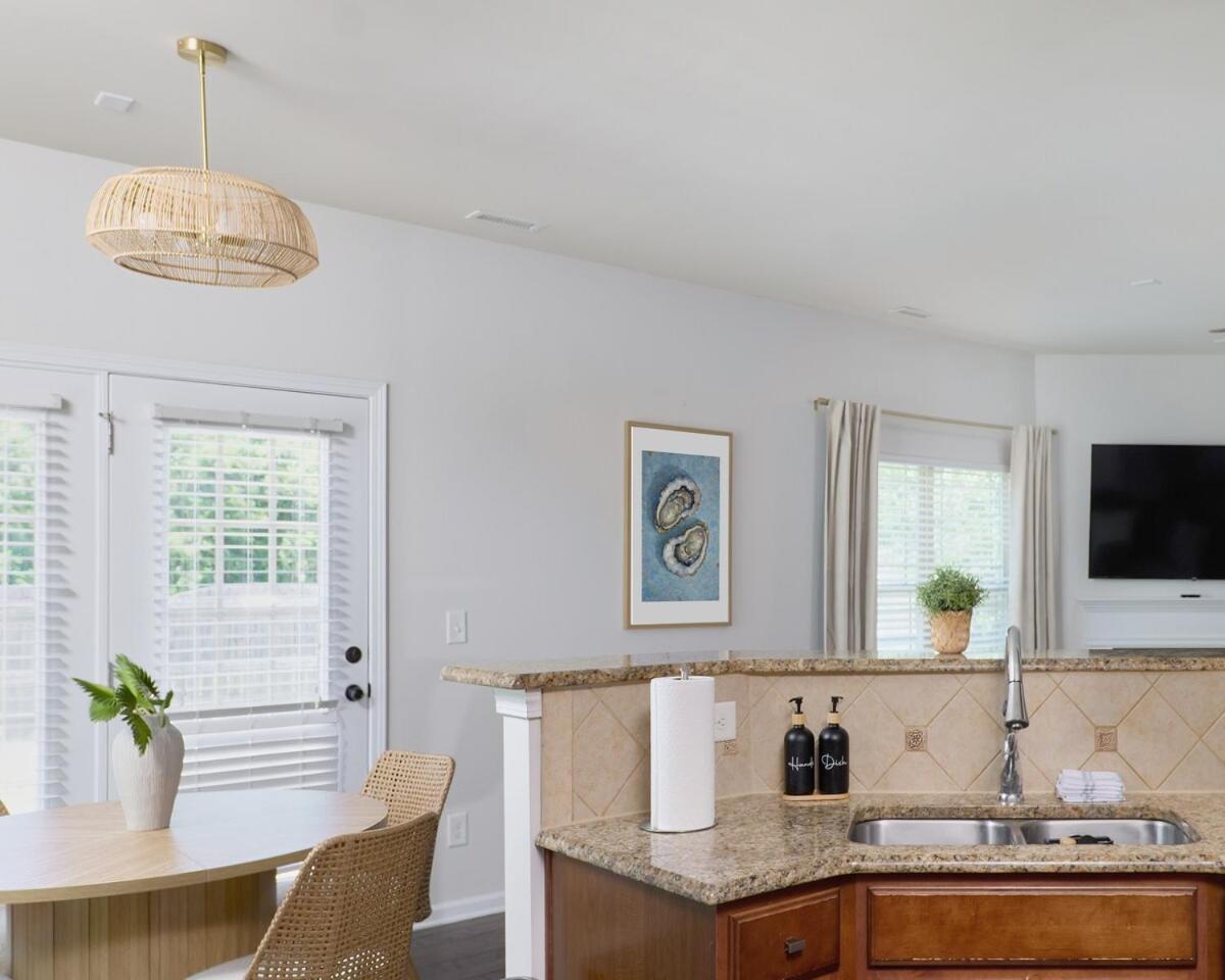 Holiday home Palm House Luxury Retreat For Families And Corporate Charlotte