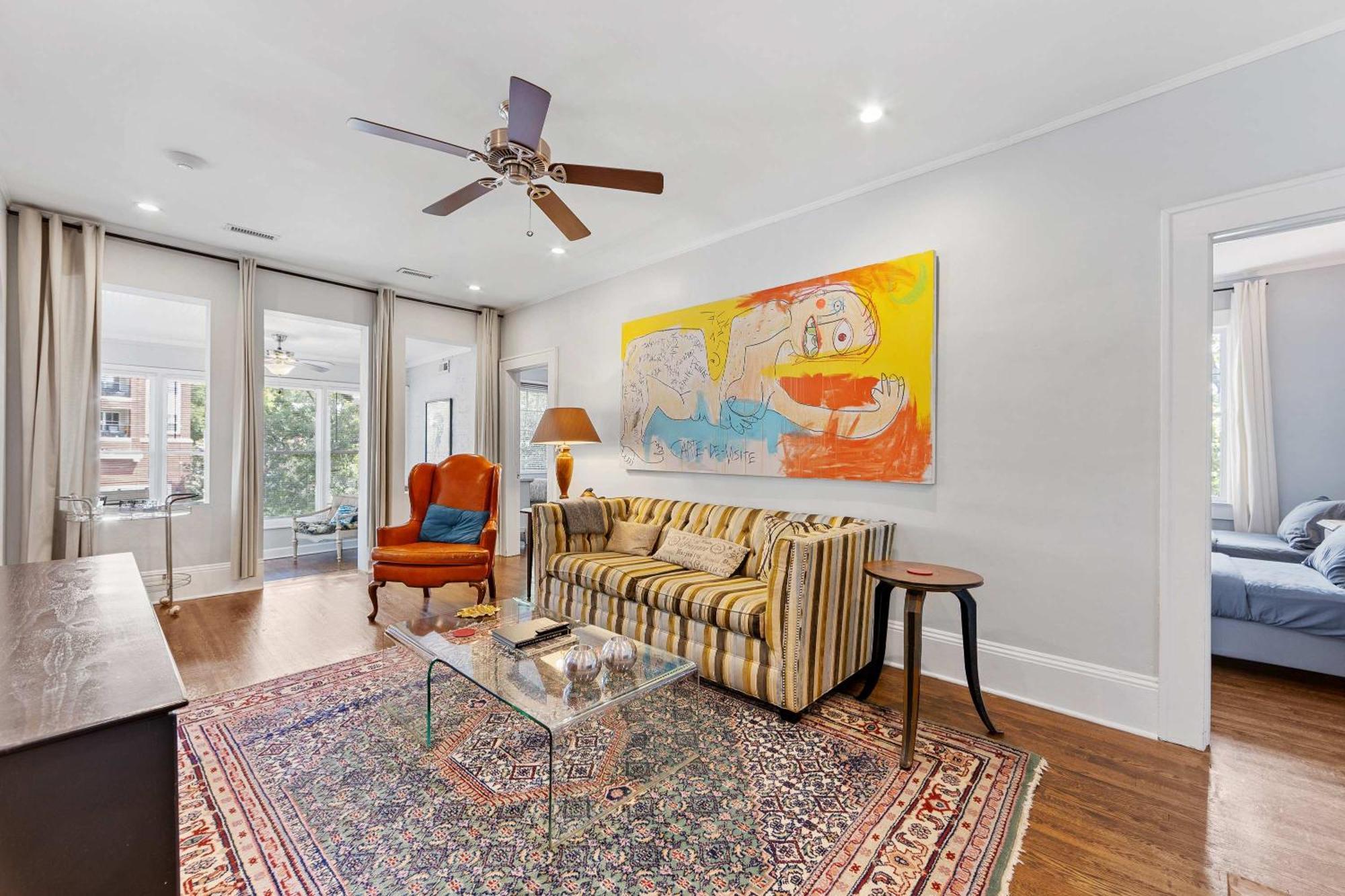 Contemporary Gem In The Heart Of Myers Park Holiday home