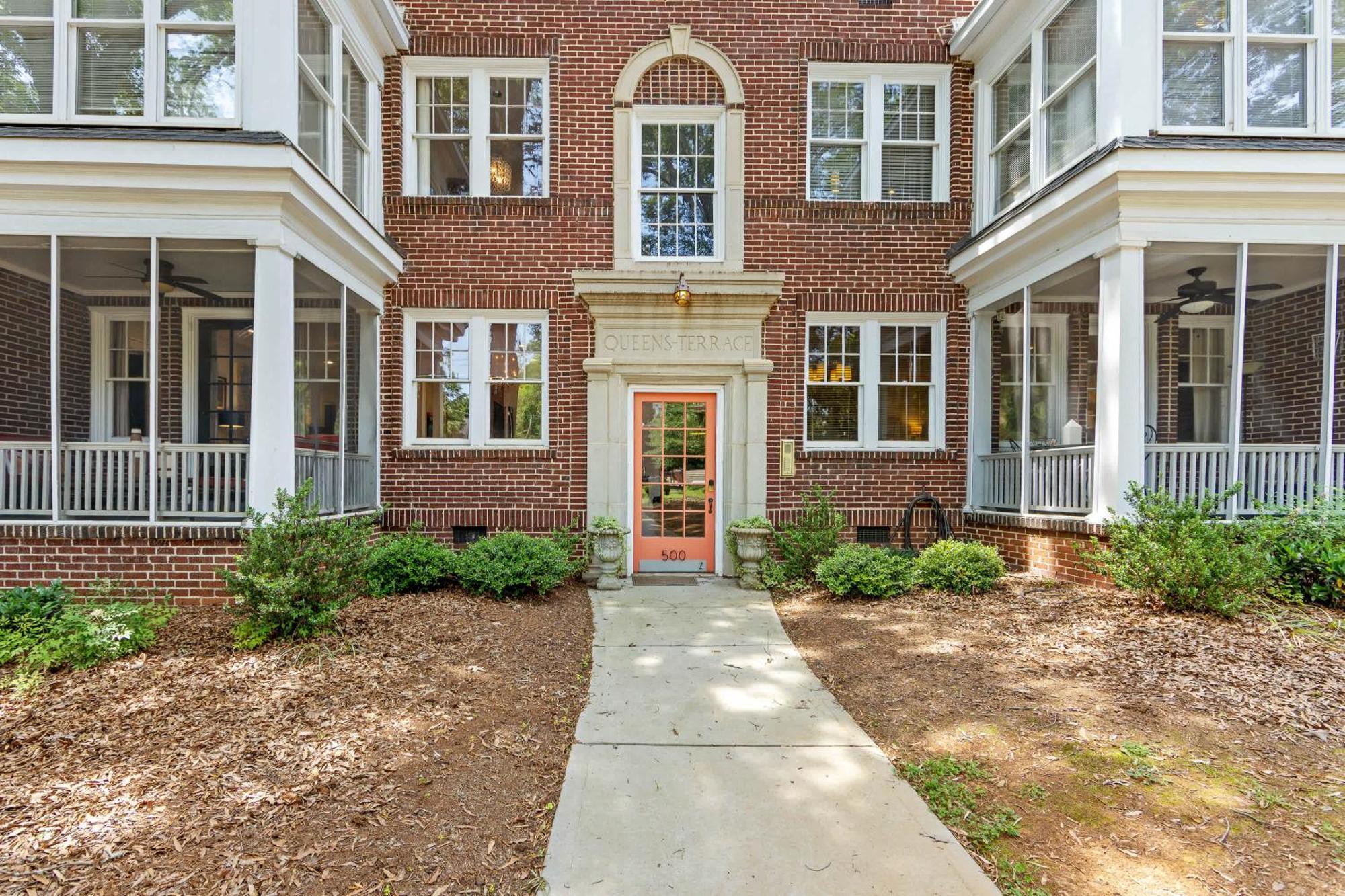 Holiday home Contemporary Gem In The Heart Of Myers Park *
