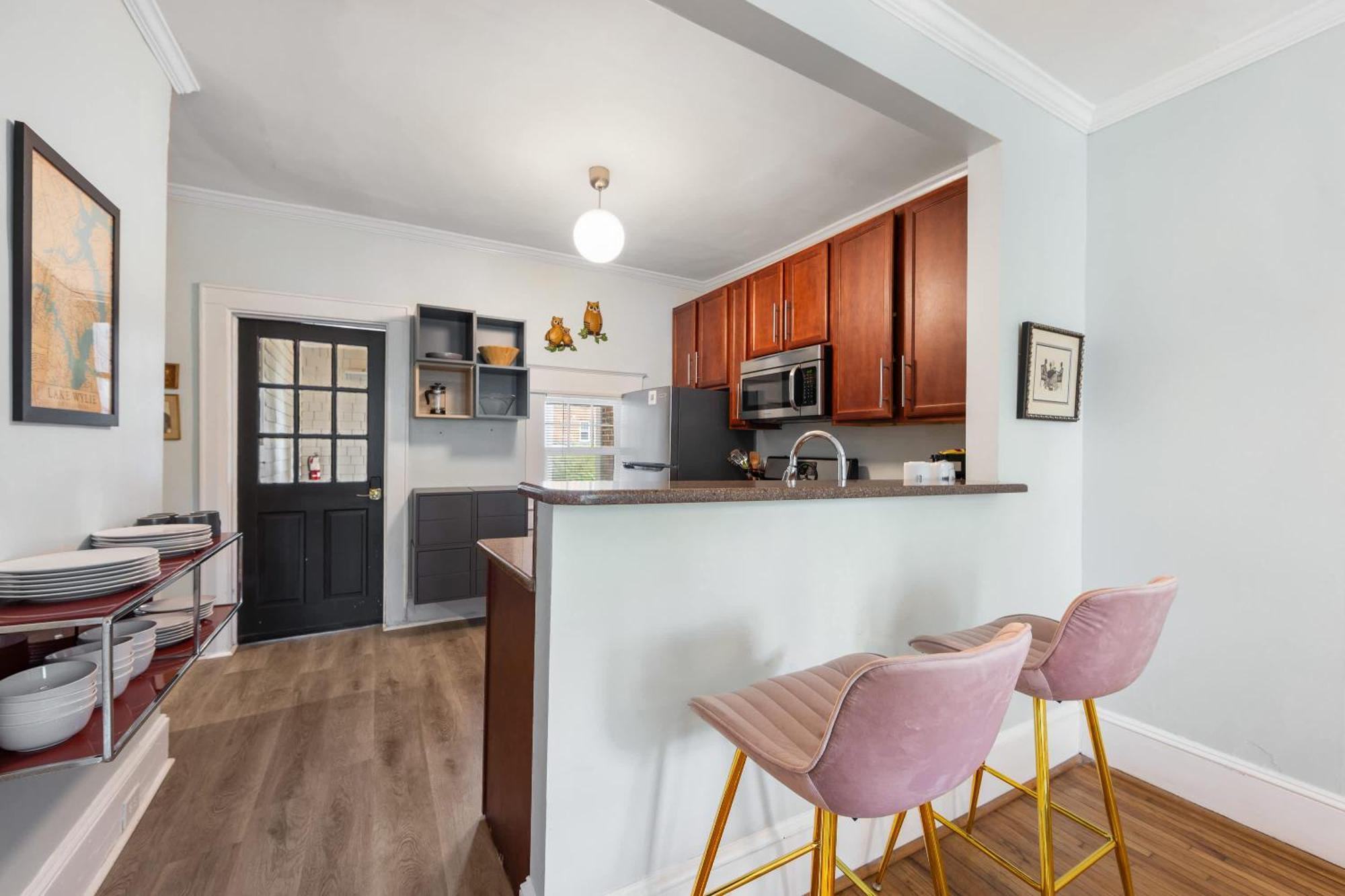 Lovely 2br Near Uptown