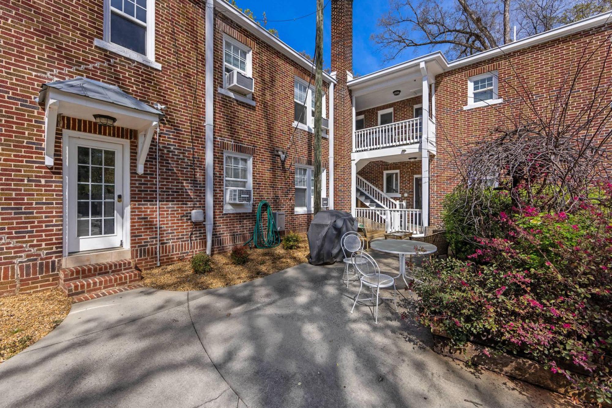 Lovely 2br Near Uptown