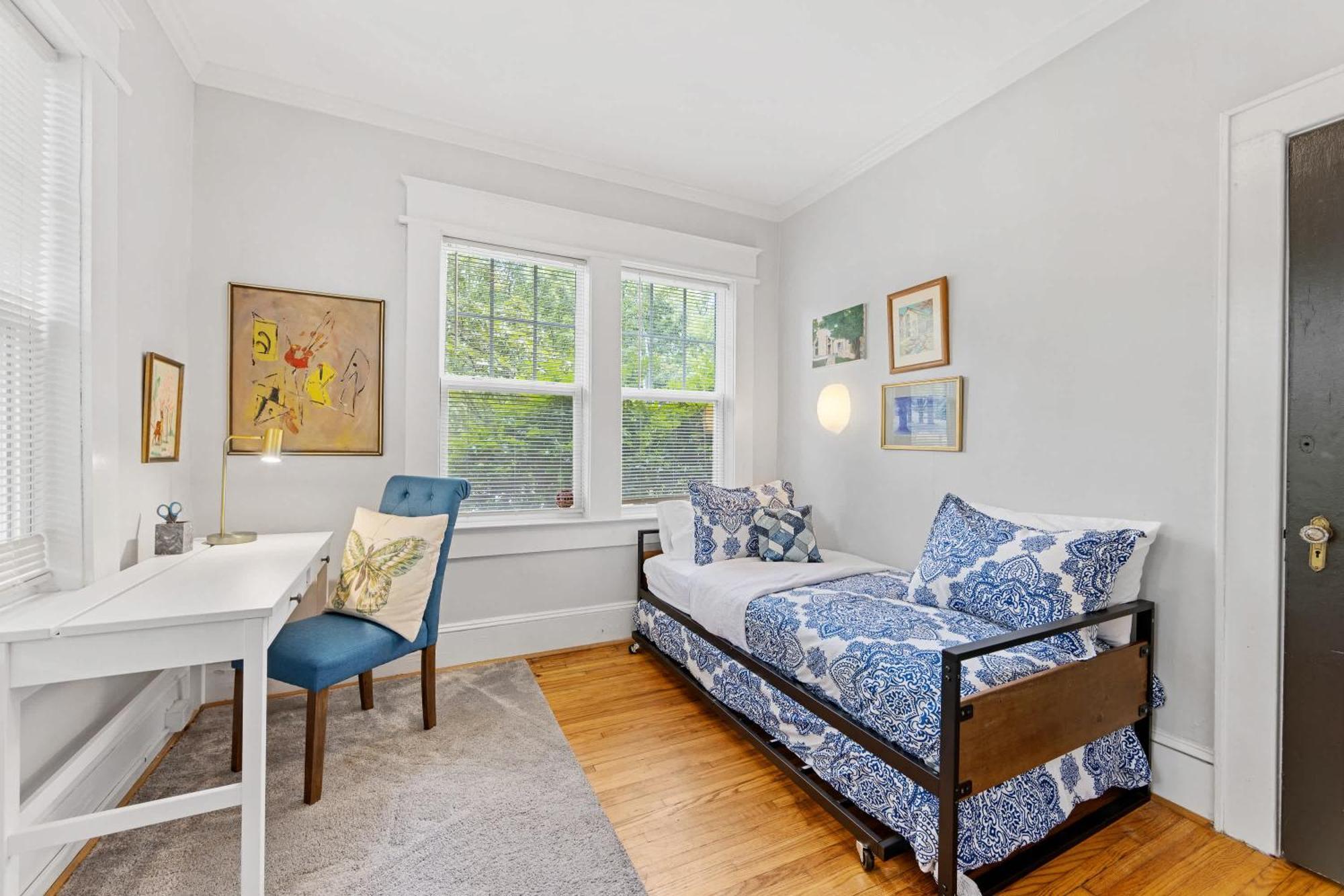 Holiday home Lovely 2br Near Uptown