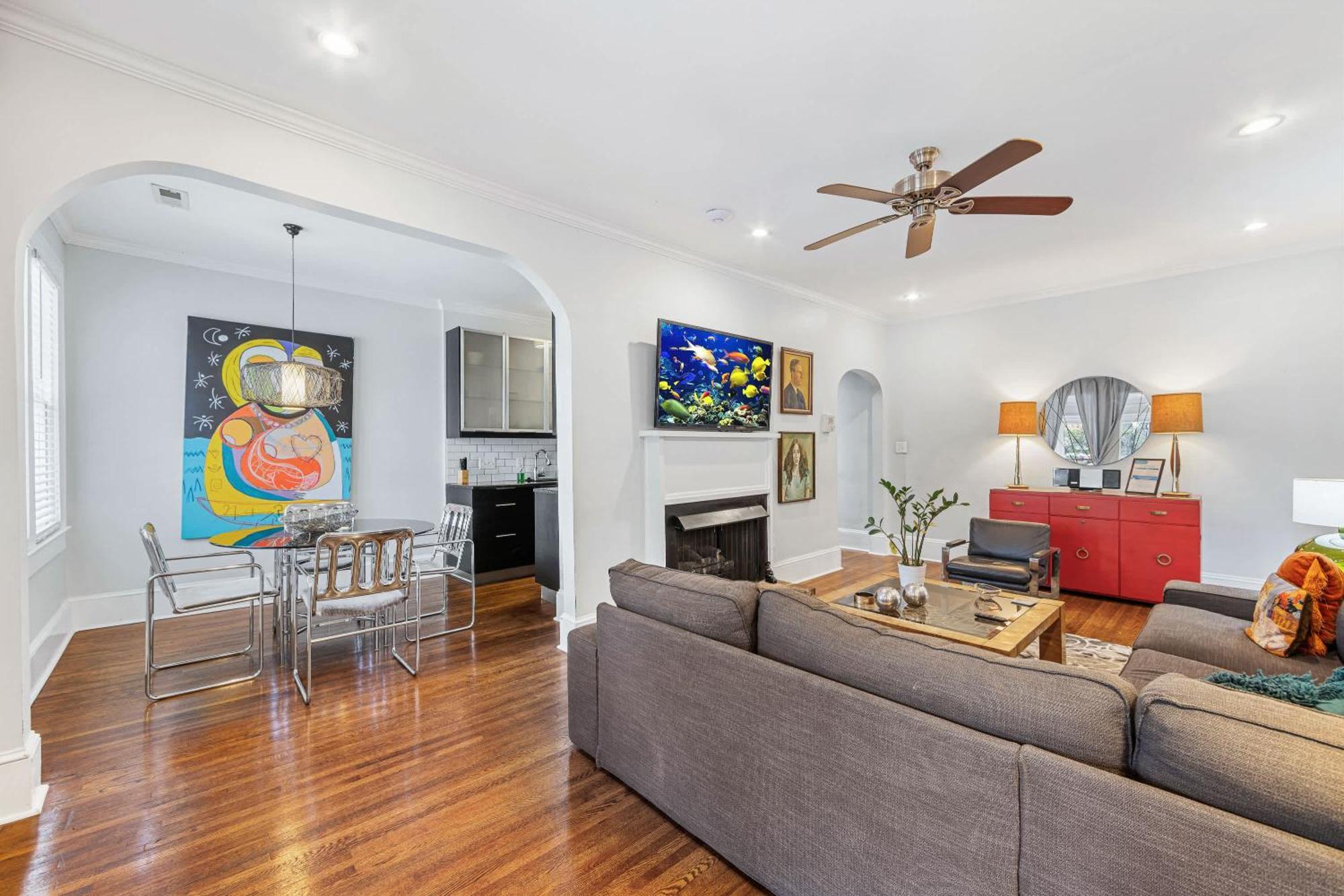 Light Filled 2 Bedroom In Myers Park With A Porch * Charlotte