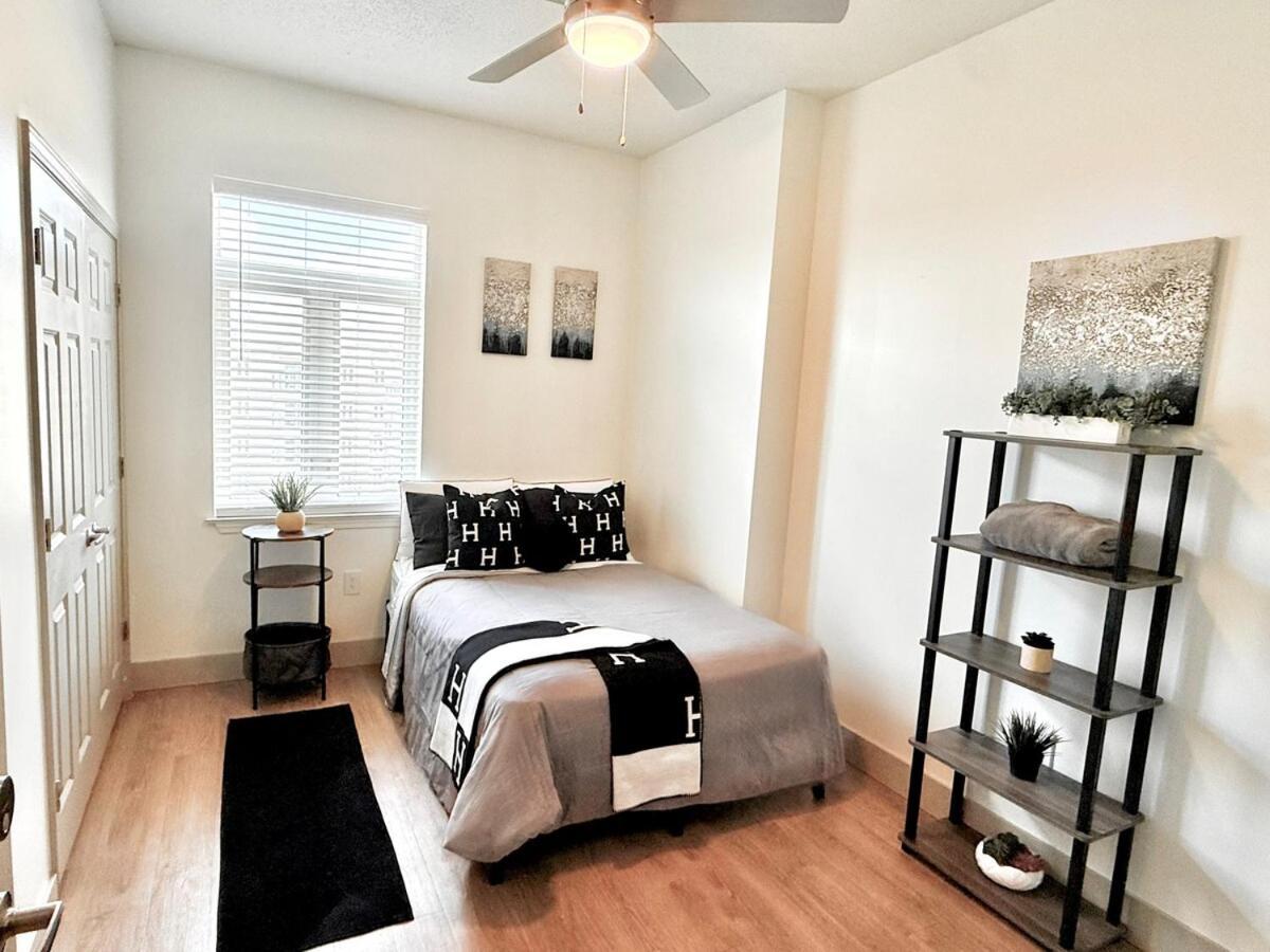 Enjoy Spacious Uptown 4 Br Apartment Charlotte