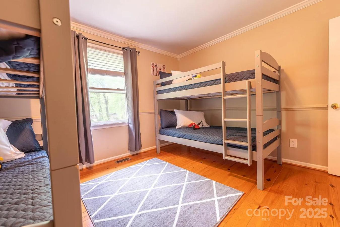 The Davis Den Stylish Pet-friendly Escape Holiday home